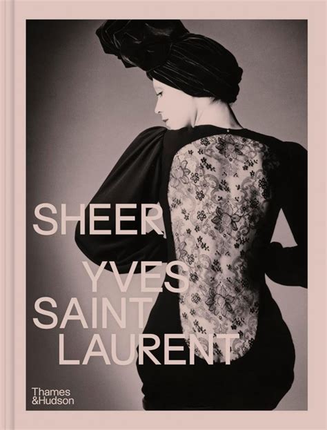 tenuta dello stilista yves saint laurent|ysl couture.